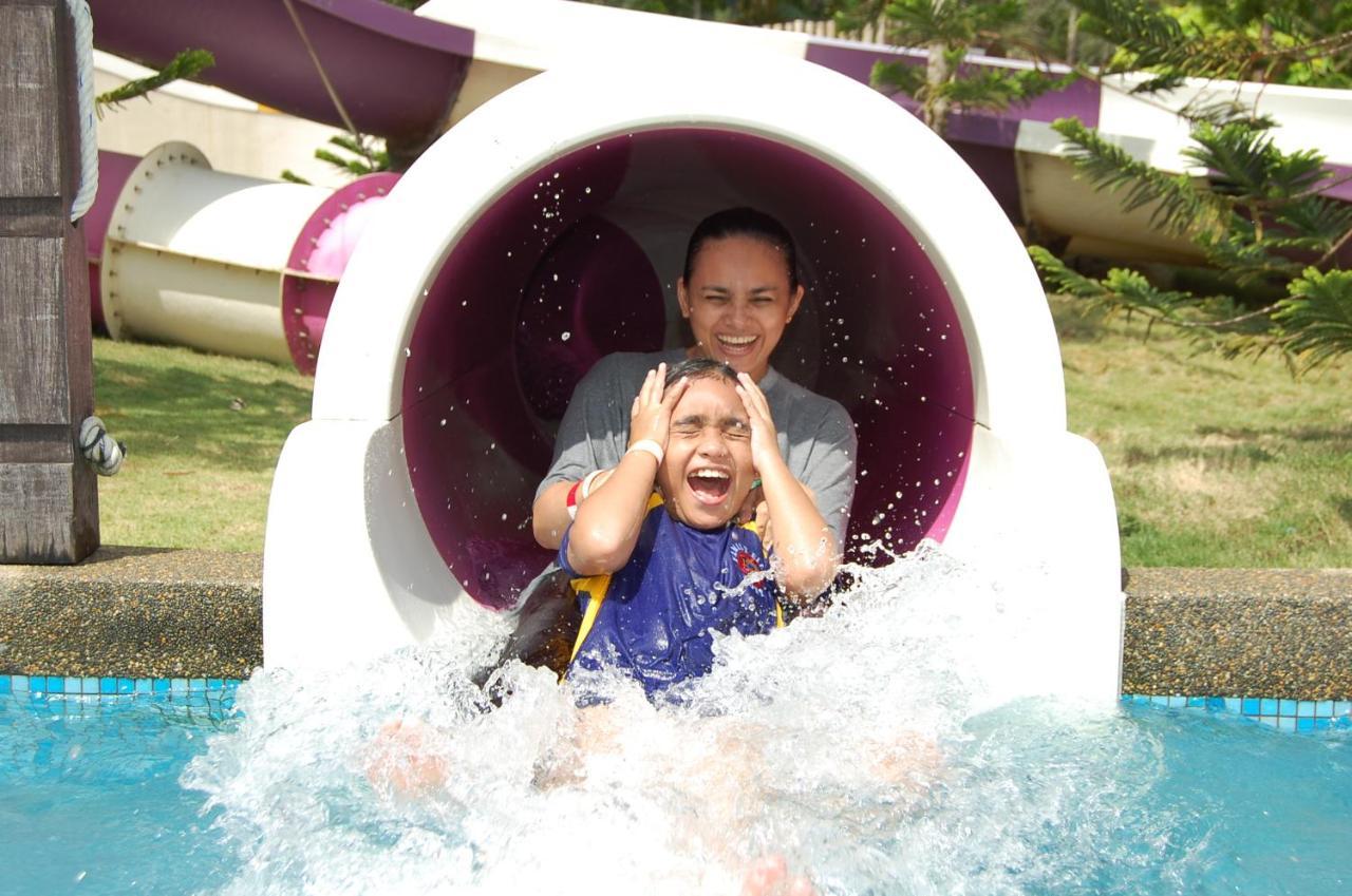Arabian Bay Resort@ Bukit Gambang Resort City Exteriör bild